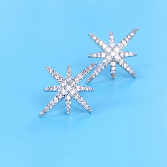 **NEW Silver Diamond Star Drop Earrings - Picture 4 of 6